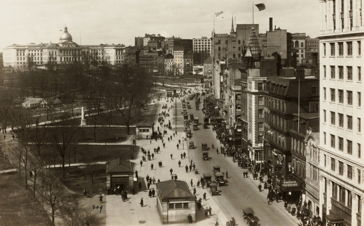 Boston_Common._1918,_showing_Tremont_and_Park_Sts_BPL_Flickr_sm